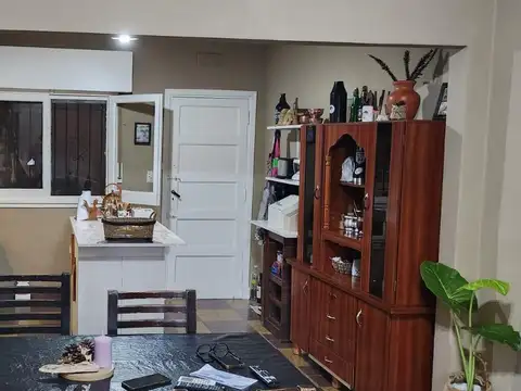 Casa 4 ambientes con 1 baño