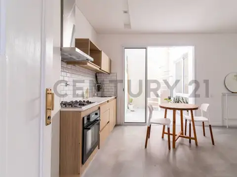 PH 2 Ambientes A Estrenar – Reciclado Íntegramente a Nuevo con Patio y Gran Terraza Propia