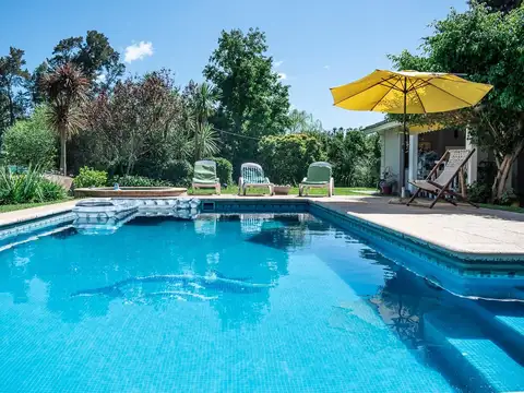 Casa en Venta con 6 cocheras