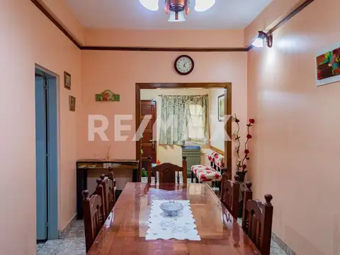 EN VENTA CASA 3 DORMIS EN ESQUINA + DPTO | NEUQUÉN
