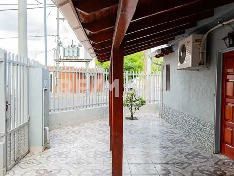 Casa 10 ambientes con 3 baños