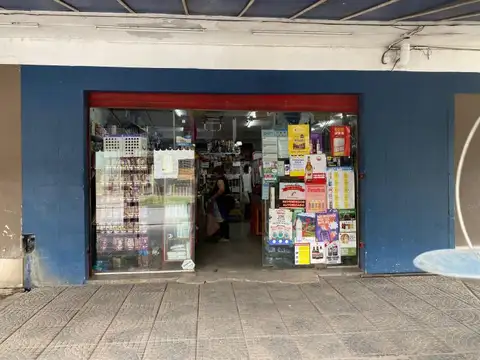 Local Comercial de 258 m² con Dos Depósitos