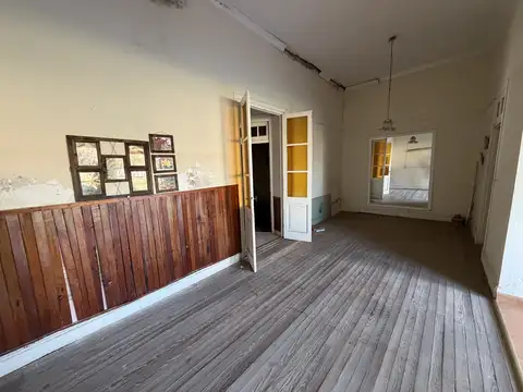 Casa 6 ambientes con 1 baño