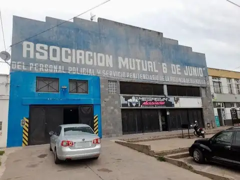 Estratégico Galpón/Bodega de 642 m² en Berazategui
