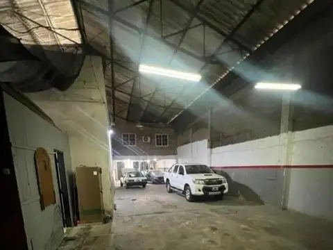 Estratégico Galpón/Bodega de 642 m² en Berazategui