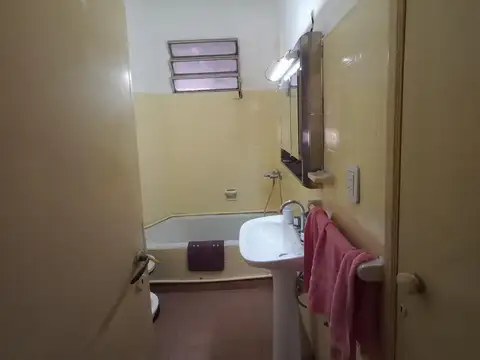 Gutierrez 1700, Piso 1