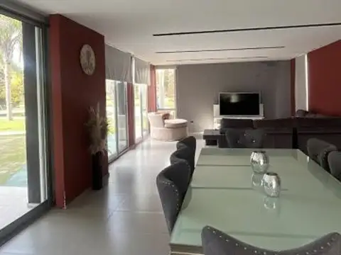 Casa en Alquiler en Las Perdices, USD 3.500