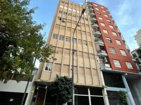 Amplio monoambiente luminoso y divisible