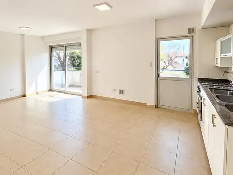 ALQUILER | AMPLIO MONOAMBIENTE CON DOBLE BALCÓN Y ORIENTACIÓN NORTE