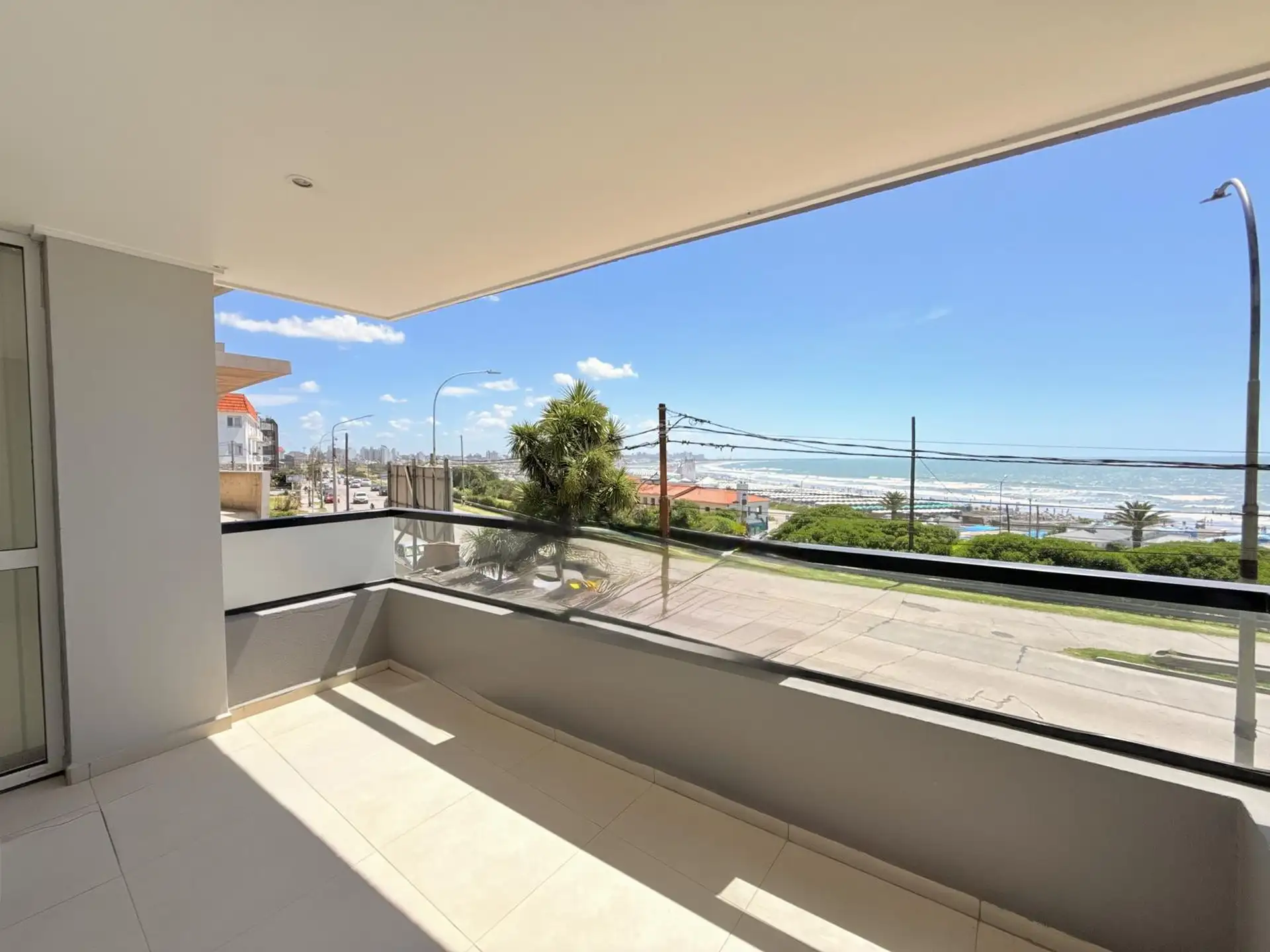 VENTA DEPARTAMENTO 3 AMBIENTES VISTA AL MAR CON COCHERA
