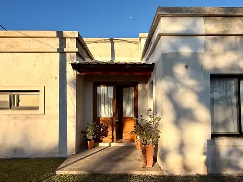 Casa 3 ambientes con 1 baño