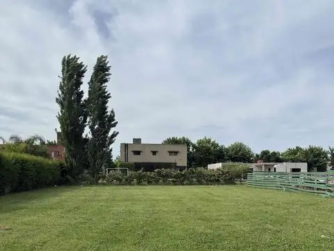 Terreno en Venta 20  mts Frente