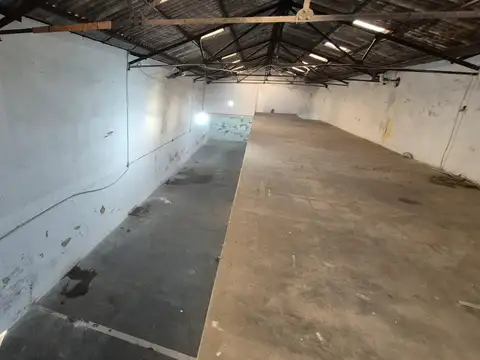 Galpon en Alquiler 30  mts Fondo