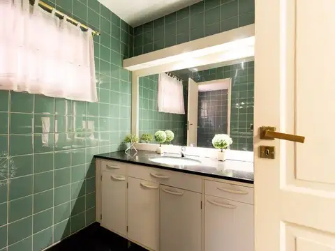 Casa 6 ambientes en venta Martinez Pileta Quincho