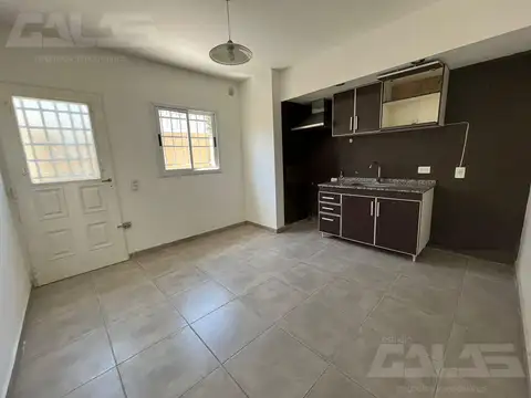 Depto Tipo Casa en Alquiler de 2 dormitorios
