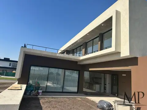 Venta Casa en San Lucas 3 Dormitorios Canning 100