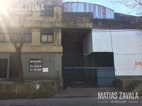 Galpón a mts de Av Patricios - Mixtura 3 -  Parabólico a10 mts de altura