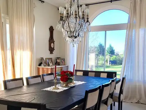Alquiler temporario casa 6 dormitorios en Estancias de Pilar