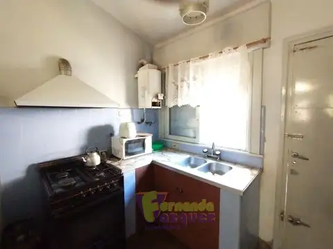 Casa 6 ambientes con 2 baños