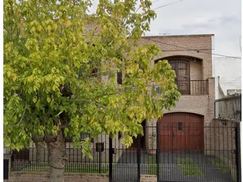 VENTA DE CASA EN VILLA LUGANO