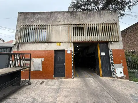 Galpón en venta sobre lote de 400 m2 en Caseros