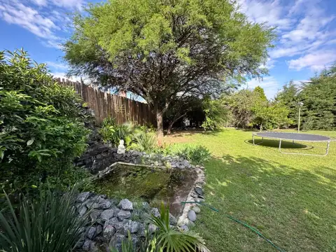 Casa en Venta con 2 cocheras