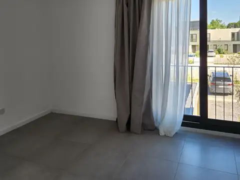 Departamento en Alquiler en Del Viso, $ 1.400