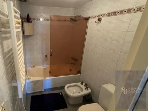 Venta-Duplex-Flores-frente a la placita 11 de Noviembre-Suite-dep de servicio- cocheras-patio-balcon