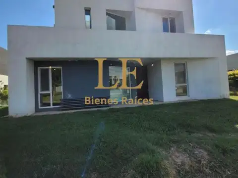 Casa en Venta en Haras Santa Maria, USD 350.000