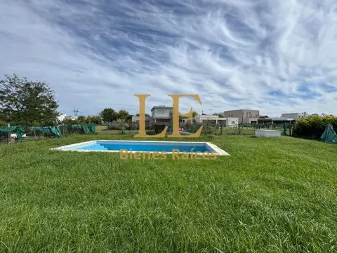 VENTA CASA CON PILETA