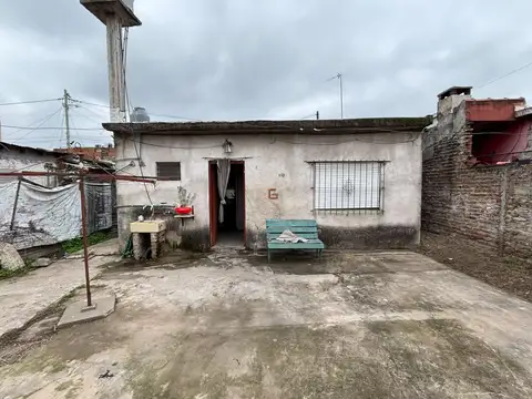 Casa 3 ambientes con 1 baño