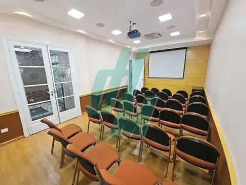 Prop. de usos múltiples en Flores - sobre lote 7.70 x 10.38 - 13 consultorios