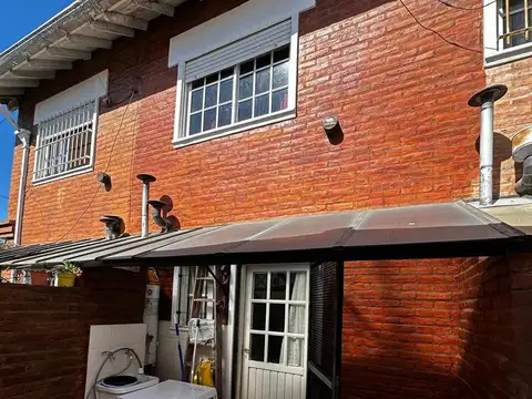 Depto Tipo Casa 4 ambientes con 1 baño