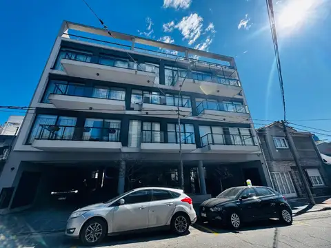 Departamento Corrientes 3300 de dos ambientes con terraza propia y cochera