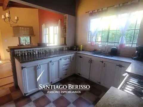 Casa 5 ambientes con 2 baños