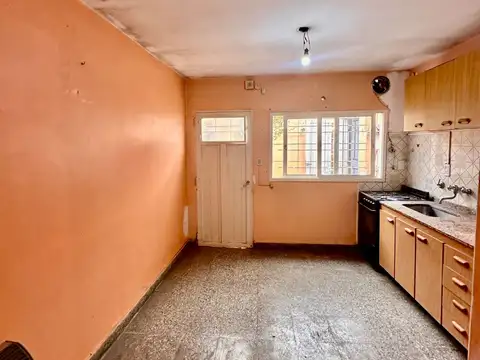 Depto Tipo Casa en Venta en Villa Luzuriaga, USD 33.000