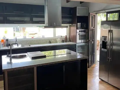 Casa en venta - 3 Dormitorios 3 Baños - Cochera - 400Mts2 - Río Cuarto