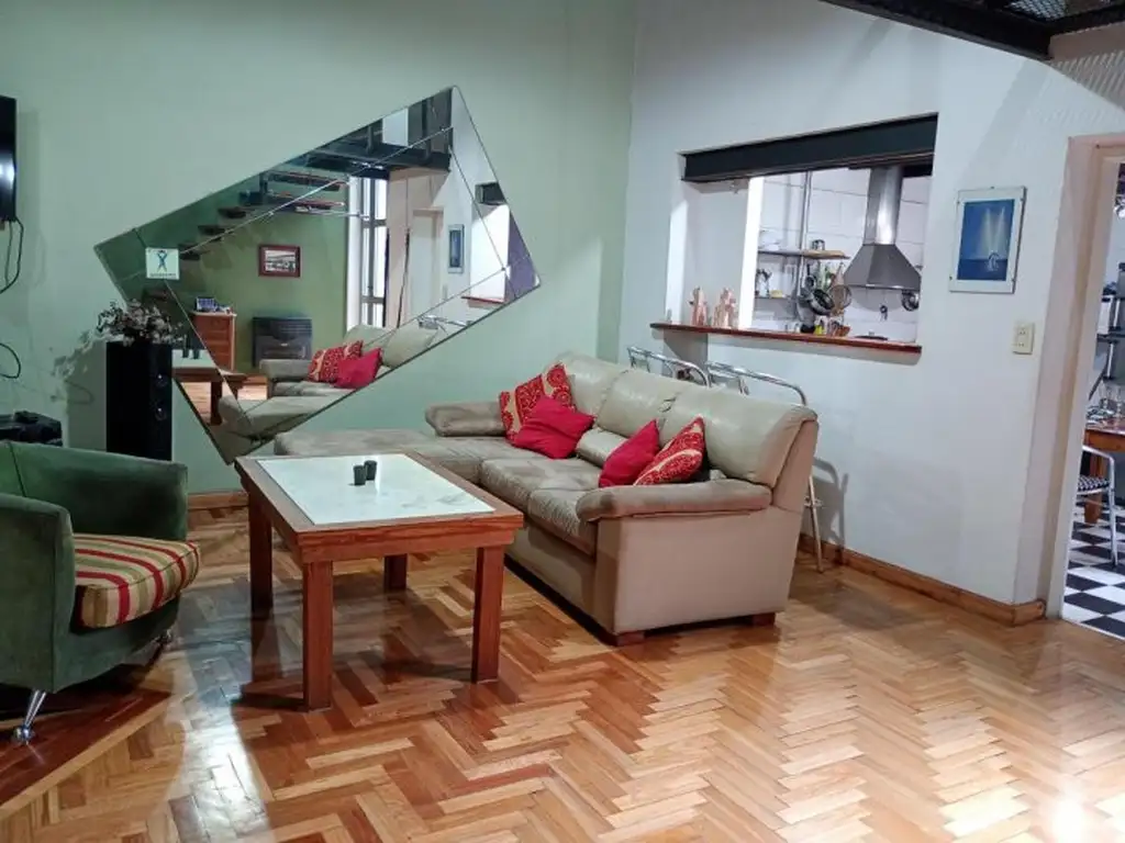 Avenida Belgrano 3400 , Piso 1