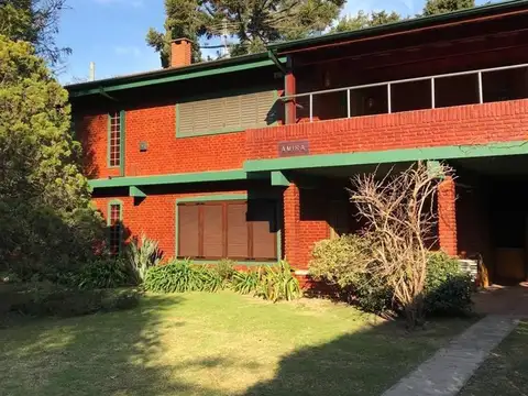 Casa 5 ambientes con pileta en Ing. Maschwitz