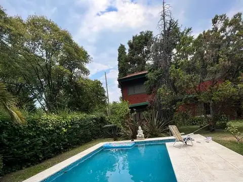 Casa 5 ambientes con 2 baños