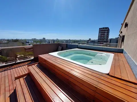 Monoambiente divisible con balcón-terraza al frente en Villa Luro