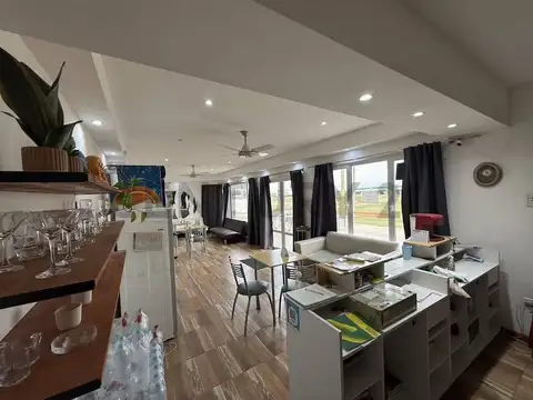 Casa en Venta con 10 cocheras