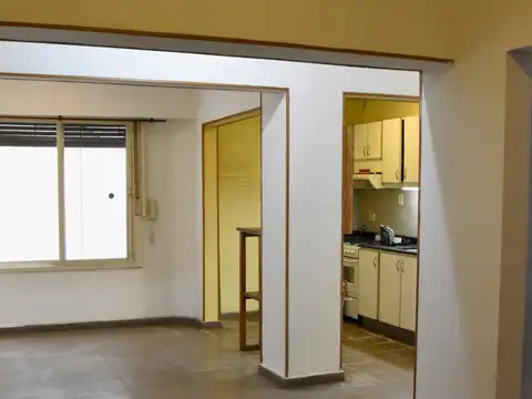 Casa Uso profesional de 4 Dormitorios con Local Comercial al Frente – Ideal Inversión o Vivienda Multiuso