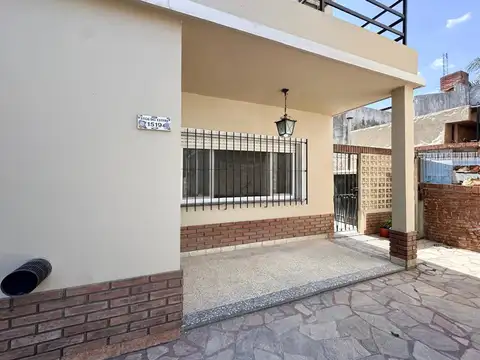 Depto Tipo Casa en Alquiler de 2 dormitorios