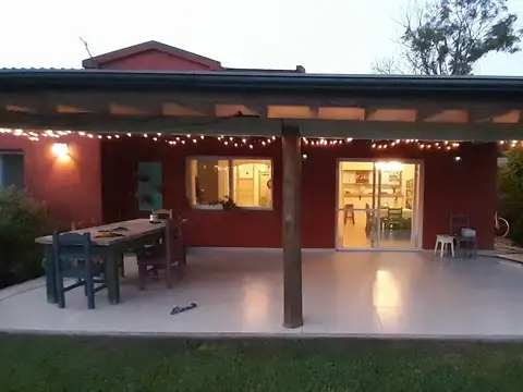 Casa 3 ambientes con 2 baños