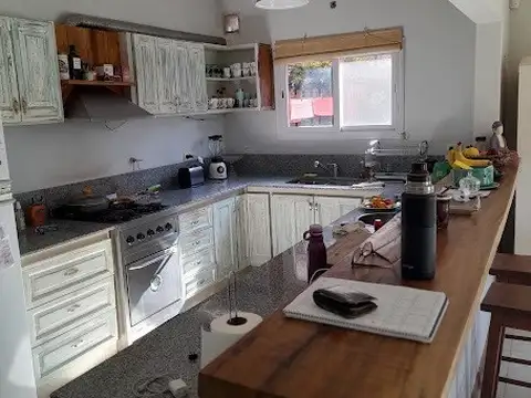 Casa en Alquiler Temporal con 1 cochera