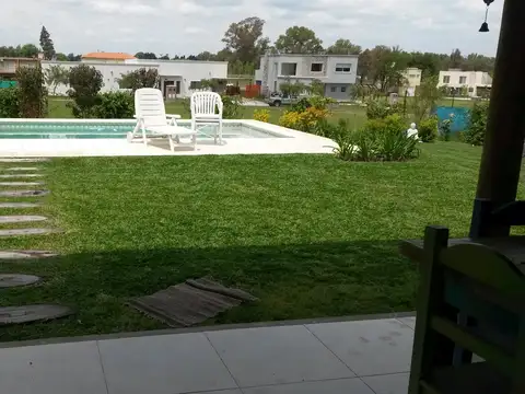 Casa  en Alq. Temporario en Santa Guadalupe, Pilar del Este, Pilar