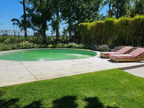 Casa 6 ambientes con 2 baños