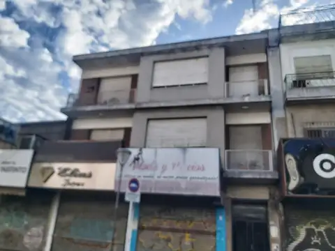 Belgrano 136 , Piso 1