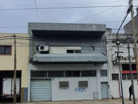 MUY BUEN GALPON EN ZONA INDUSTRIAL IDEAL VARIOS DESTINOS